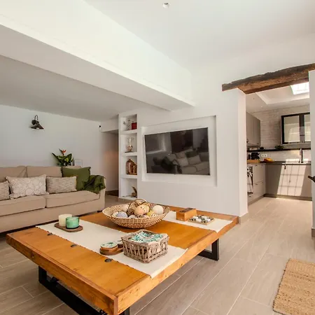 Lore By Villalize Villa